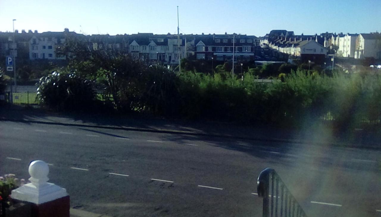 The Braeside Families And Couples Bed & Breakfast Blackpool Exterior photo