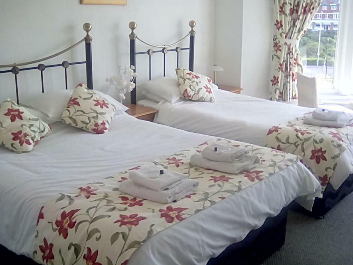 The Braeside Families And Couples Bed & Breakfast Blackpool Exterior photo